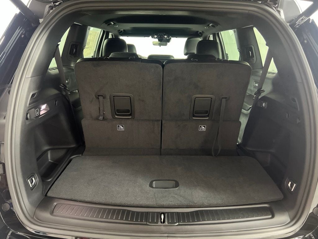 2027 Jeep Grand Cherokee Laredo Altitude