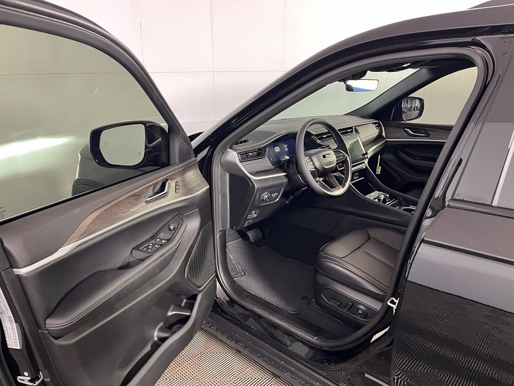 2027 Jeep Grand Cherokee GRAND CHEROKEE L LIMITED 4X4