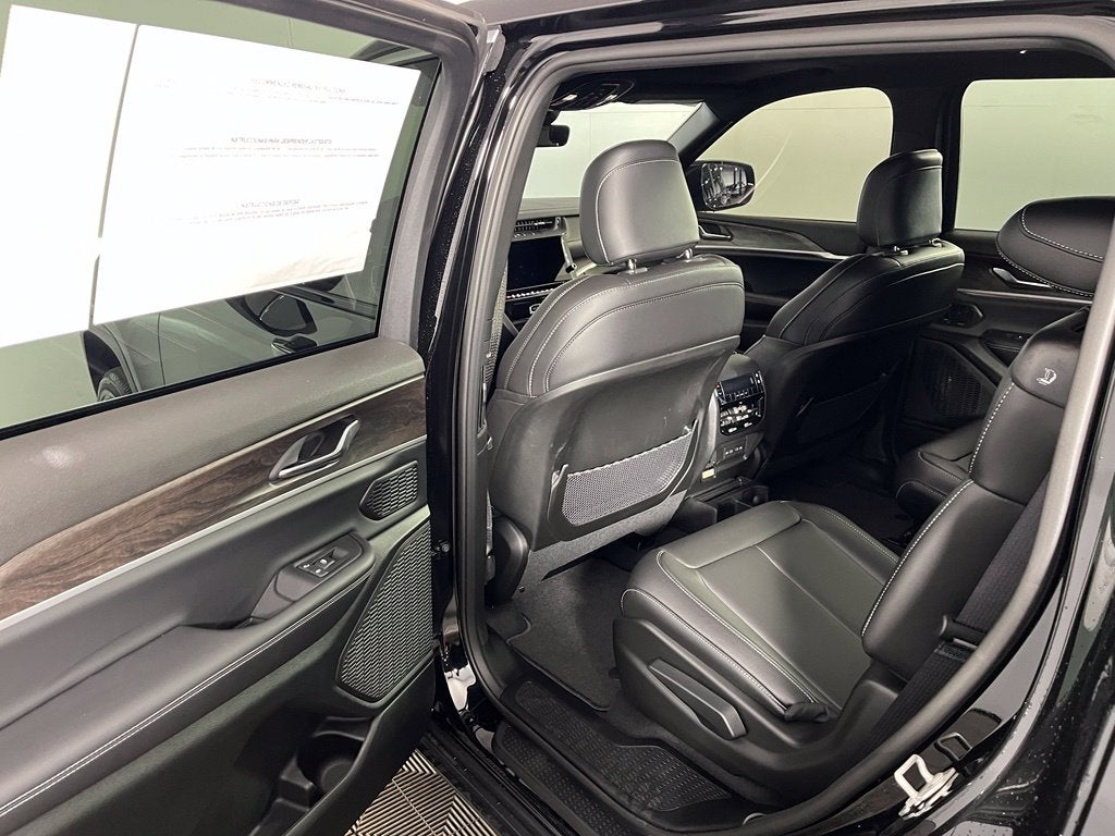 2027 Jeep Grand Cherokee GRAND CHEROKEE L LIMITED 4X4
