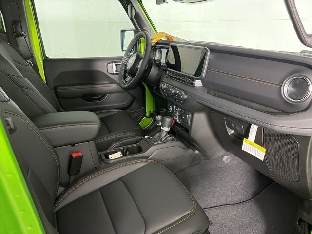 2026 Jeep Gladiator GLADIATOR SAHARA 4X4