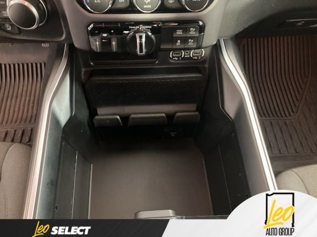 2022 RAM 1500 Big Horn Crew Cab 4x4 5'7' Box