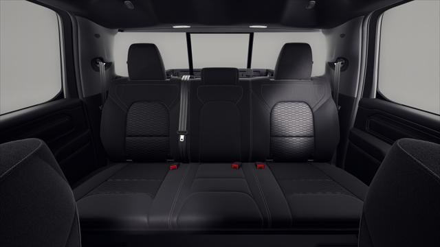 2027 RAM Ram 1500 RAM 1500 EXPRESS CREW CAB 4X4 5'7' BOX