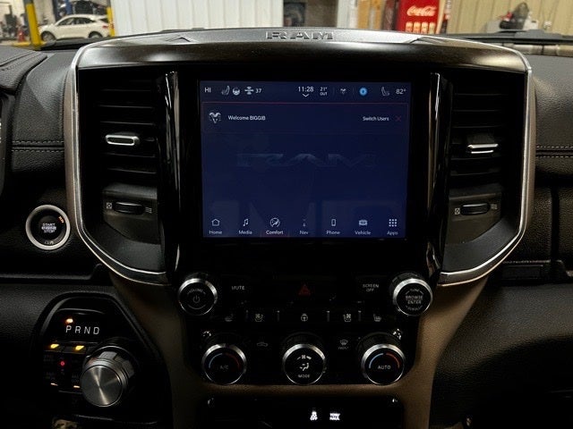 2022 RAM 1500 Laramie Crew Cab 4x4 5'7' Box