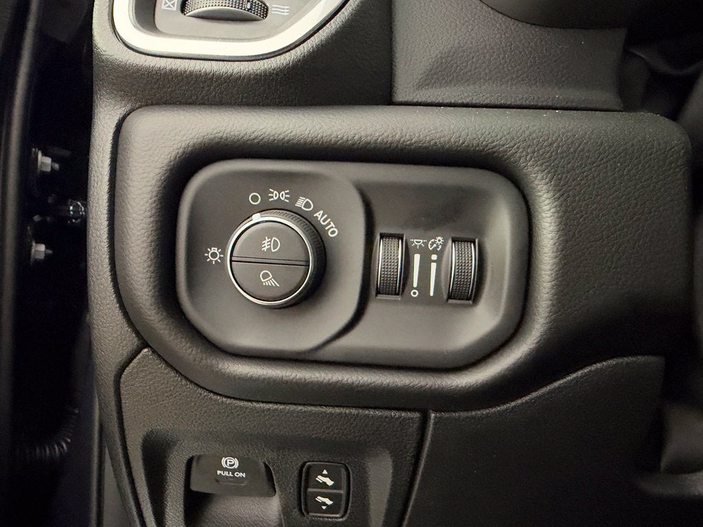 2027 RAM Ram 1500 RAM 1500 LARAMIE CREW CAB 4X4 5'7' BOX