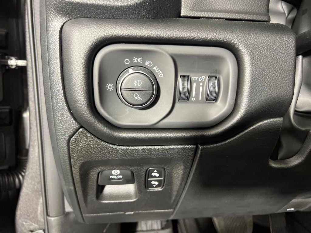 2027 RAM Ram 1500 RAM 1500 LARAMIE CREW CAB 4X4 5'7' BOX
