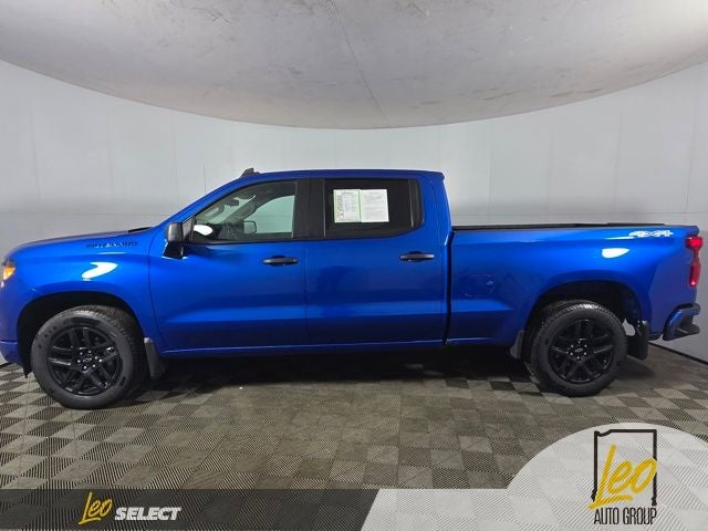 2023 Chevrolet Silverado 1500 4WD Crew Cab Standard Bed Custom