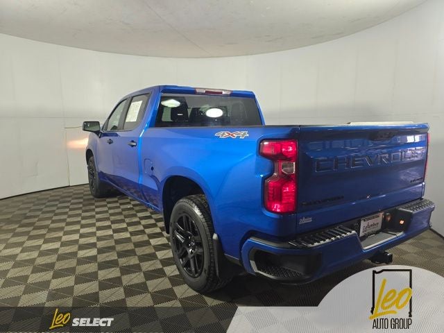 2023 Chevrolet Silverado 1500 4WD Crew Cab Standard Bed Custom