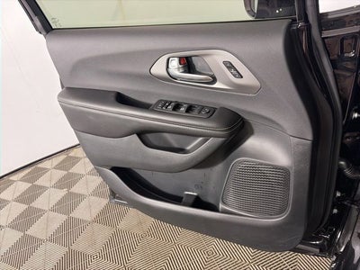 2027 Chrysler Pacifica PACIFICA SELECT