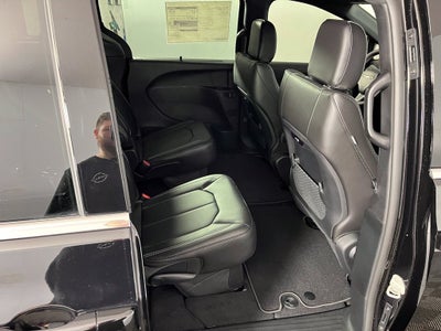 2027 Chrysler Pacifica PACIFICA SELECT