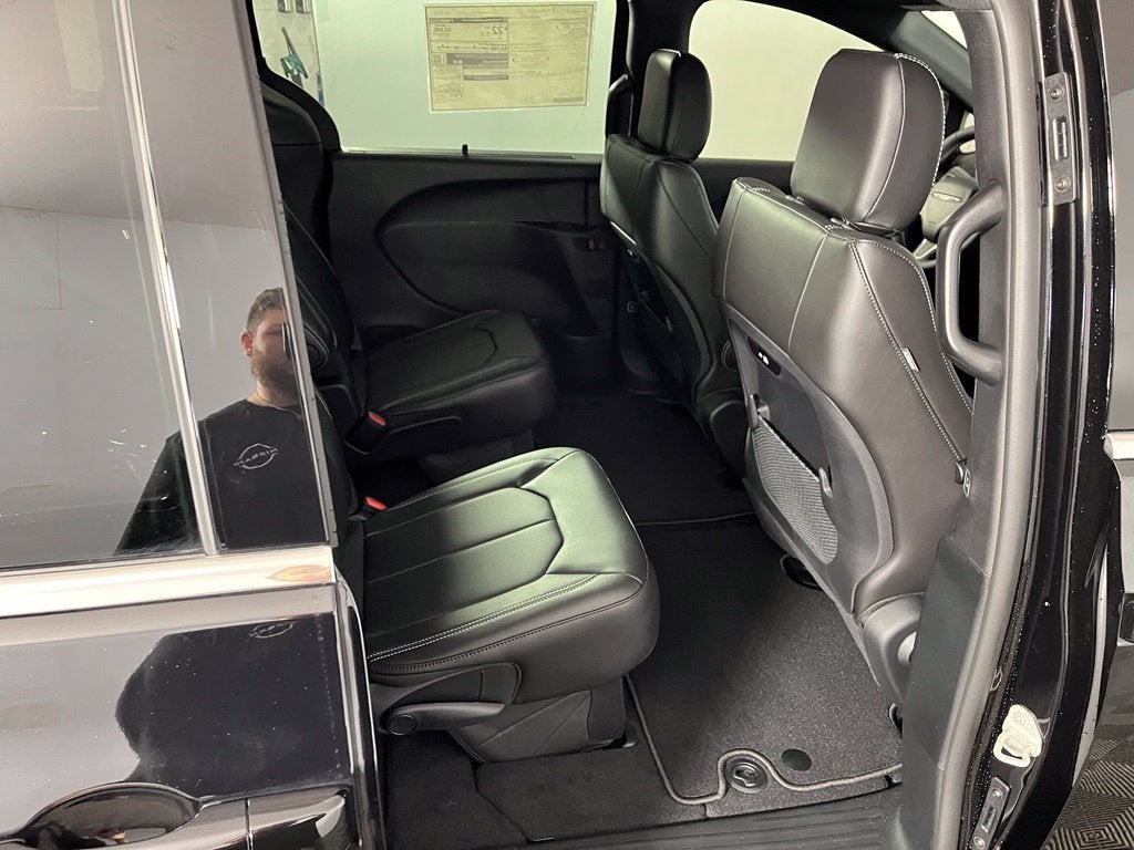 2027 Chrysler Pacifica PACIFICA SELECT