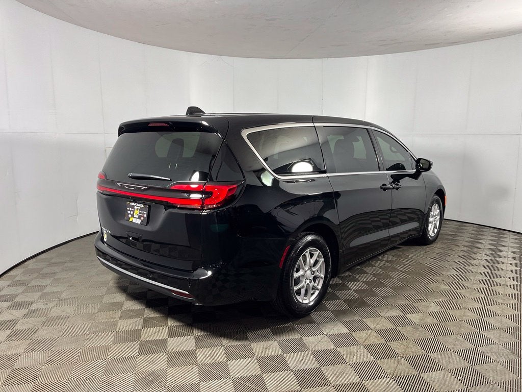2027 Chrysler Pacifica PACIFICA SELECT