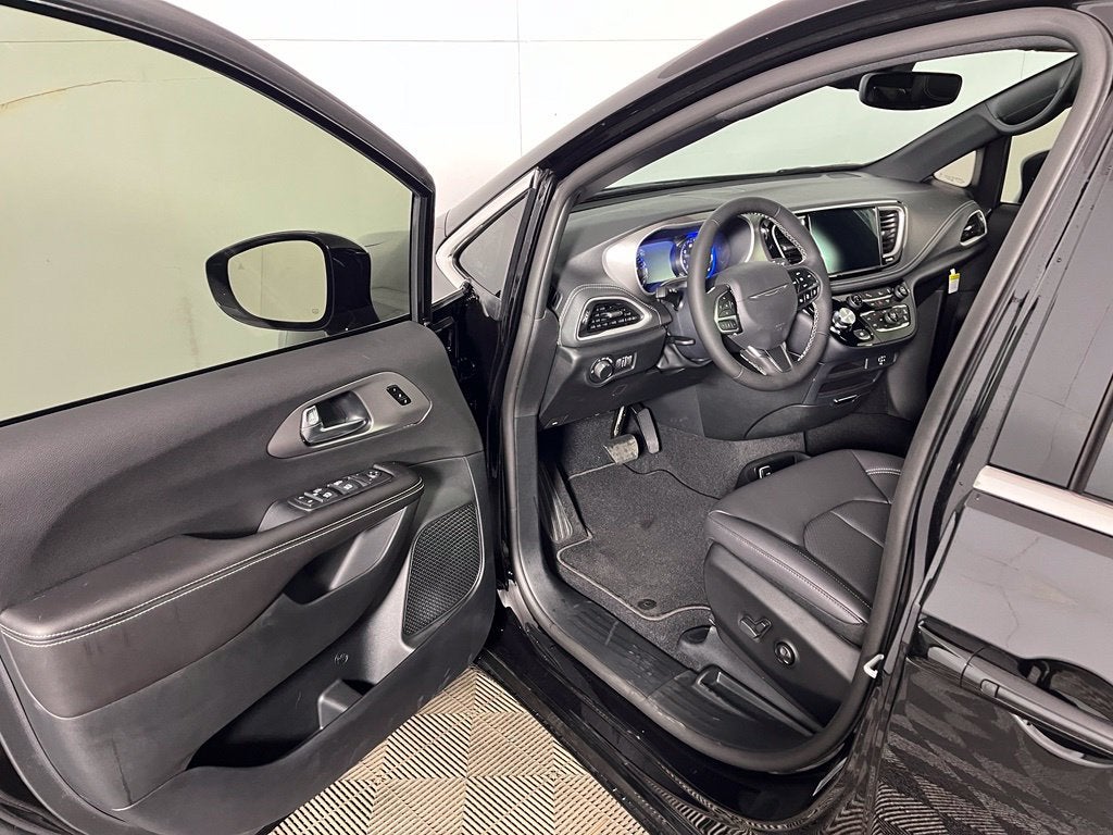2027 Chrysler Pacifica PACIFICA SELECT