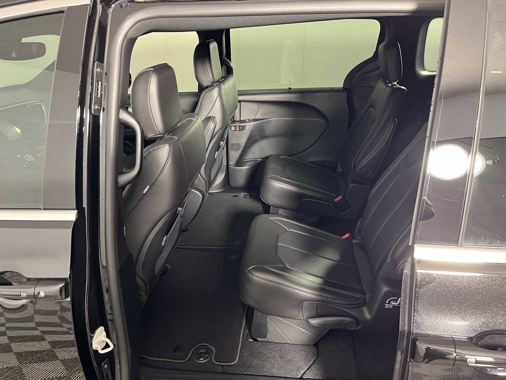 2027 Chrysler Pacifica PACIFICA SELECT
