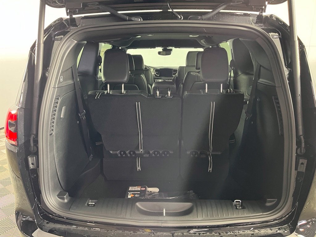 2027 Chrysler Pacifica PACIFICA SELECT