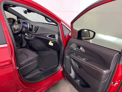 2027 Chrysler Pacifica PACIFICA SELECT