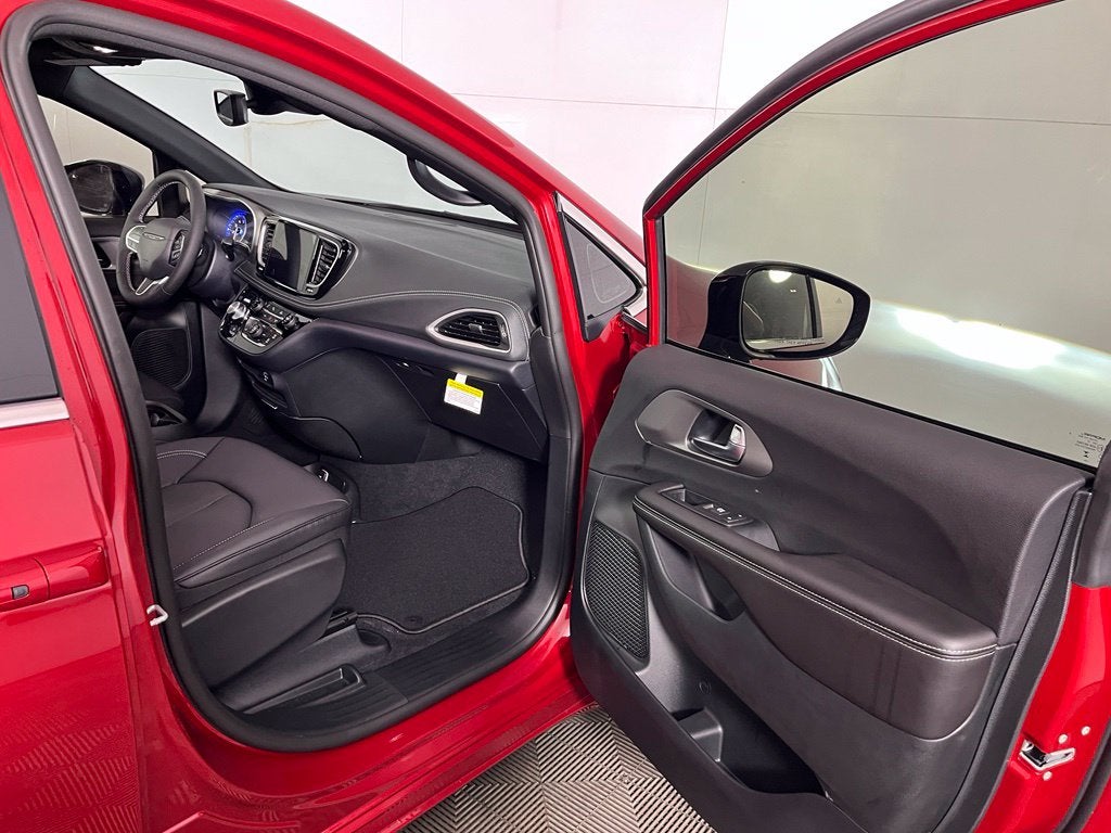 2027 Chrysler Pacifica PACIFICA SELECT