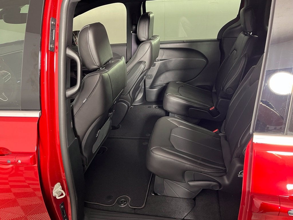 2027 Chrysler Pacifica PACIFICA SELECT