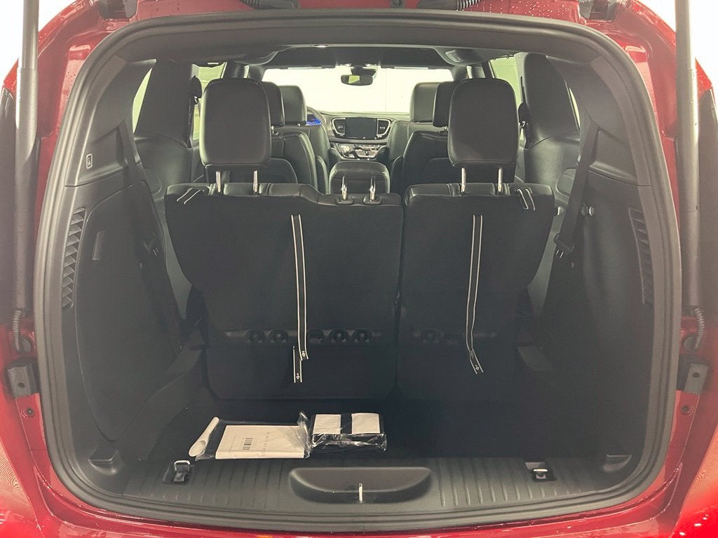 2027 Chrysler Pacifica PACIFICA SELECT
