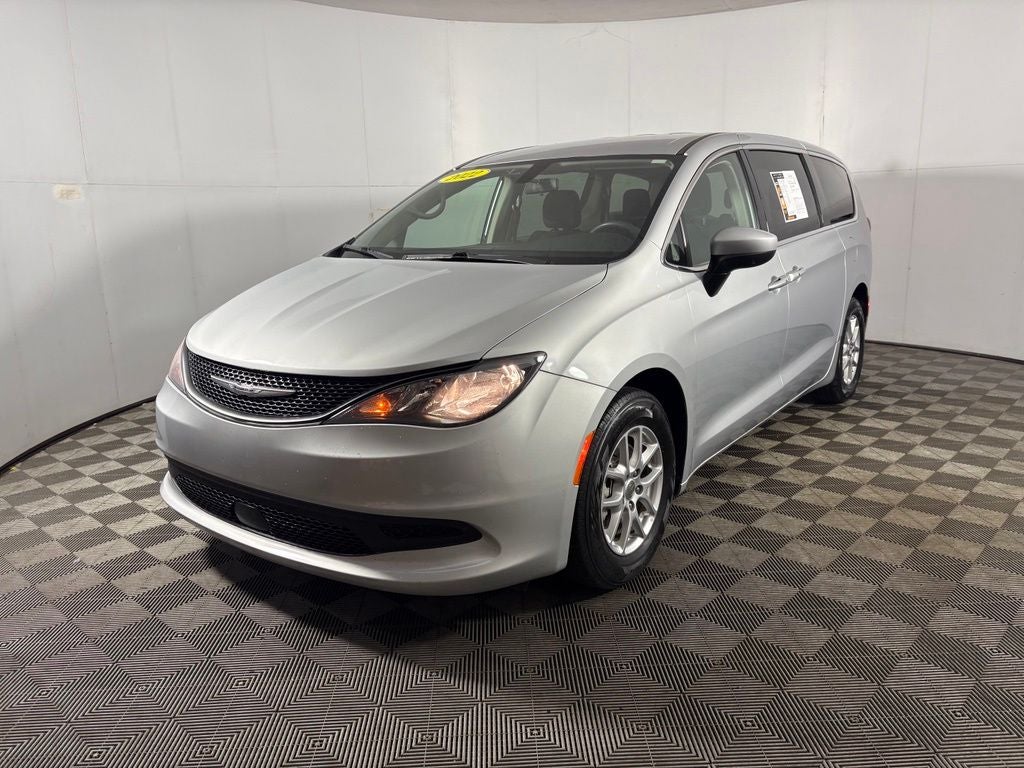2022 Chrysler Voyager