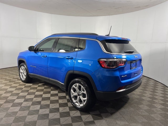 2025 Jeep Compass COMPASS LATITUDE 4X4