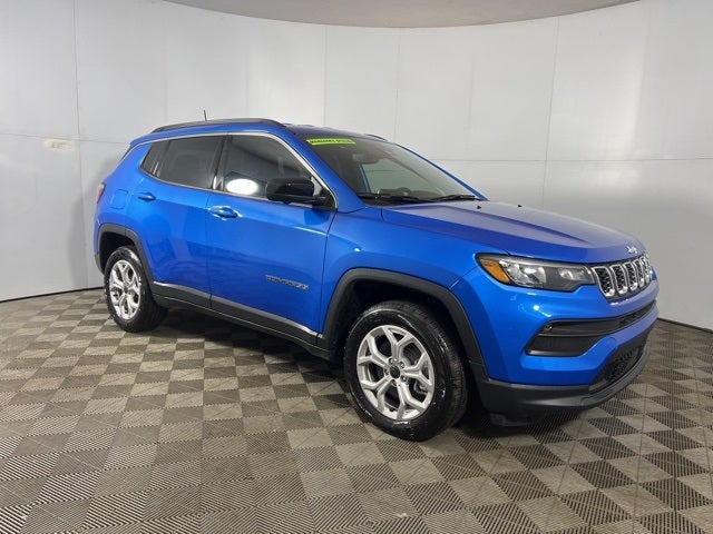 2025 Jeep Compass COMPASS LATITUDE 4X4