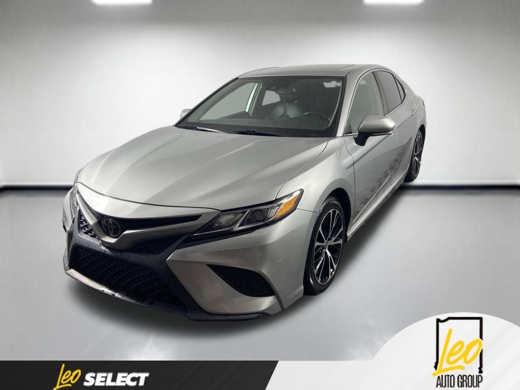 2020 Toyota Camry SE - Photo 1