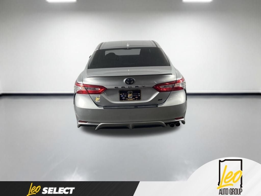 2020 Toyota Camry SE - Photo 5