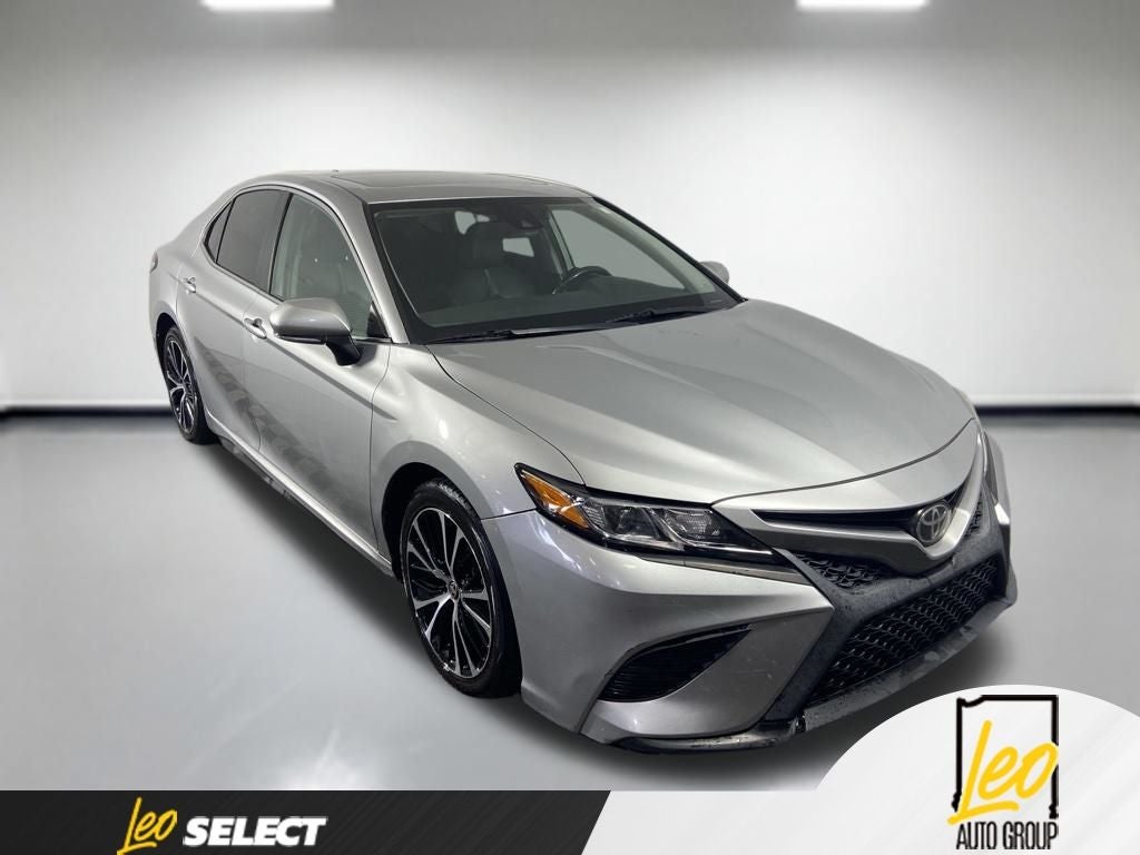 2020 Toyota Camry SE - Photo 9