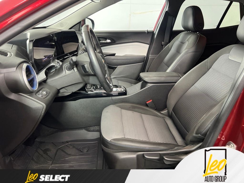 2025 Chevrolet Trax FWD LT