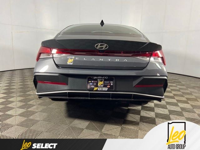 2024 Hyundai Elantra SEL - Photo 9