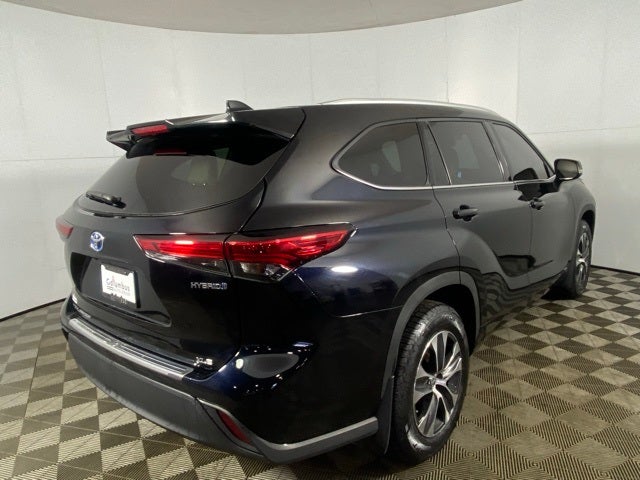 2022 Toyota Highlander Hybrid XLE