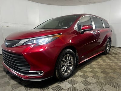2021 Toyota Sienna XLE