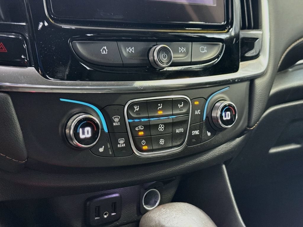 2021 Chevrolet Traverse LT Leather