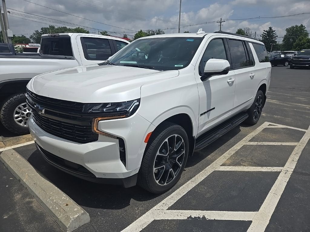 2023 Chevrolet Suburban RST