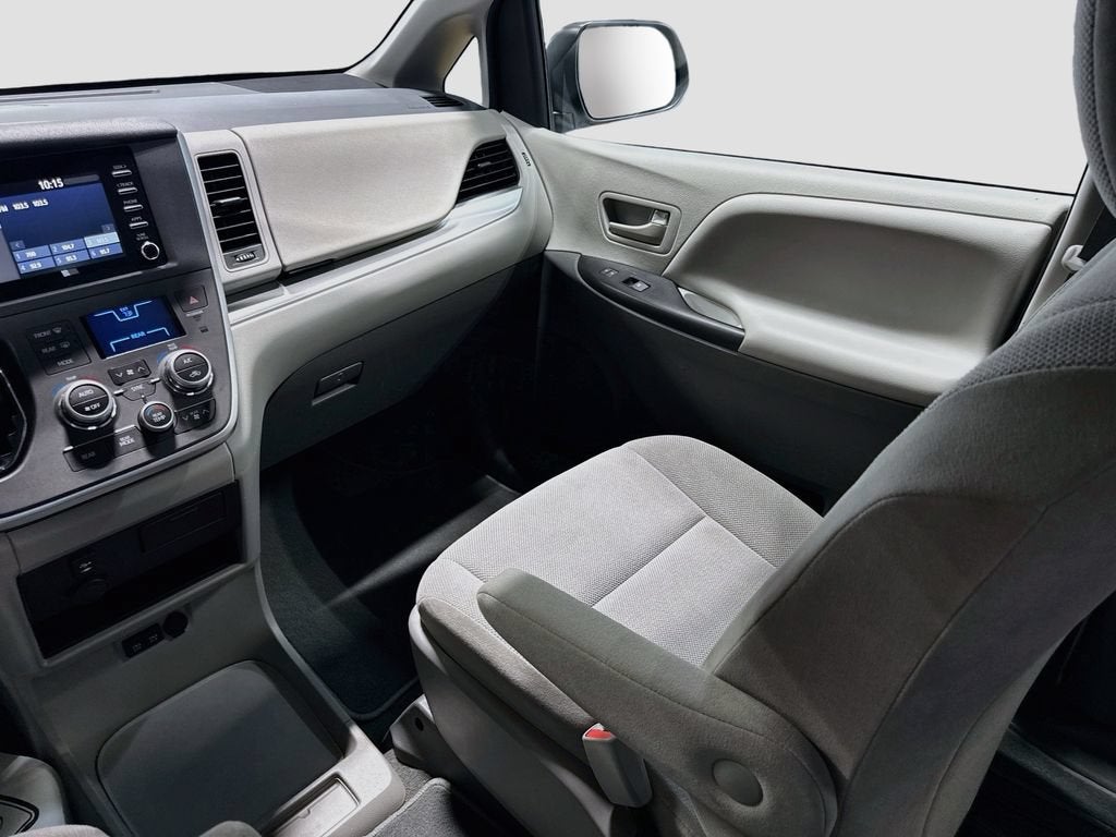 2020 Toyota Sienna L