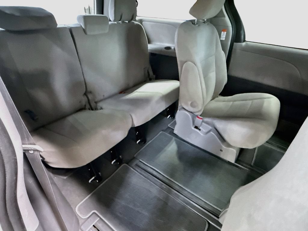 2020 Toyota Sienna L