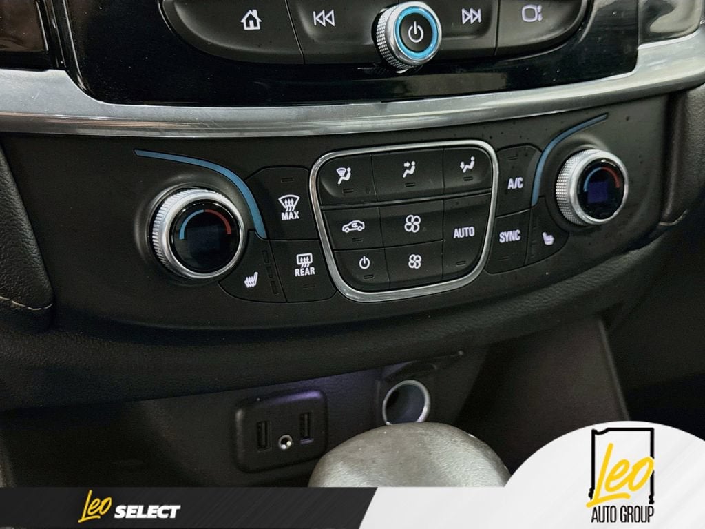 2022 Chevrolet Traverse LT Leather